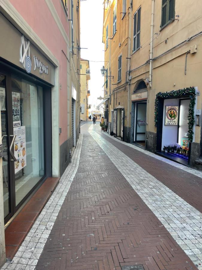 Casa Vacanza A 100 Metri Dal Mare Imperia Exteriér fotografie