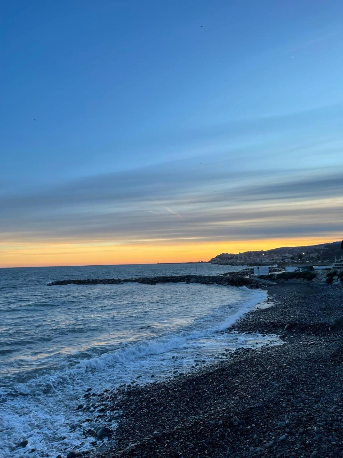 Casa Vacanza A 100 Metri Dal Mare Imperia Exteriér fotografie